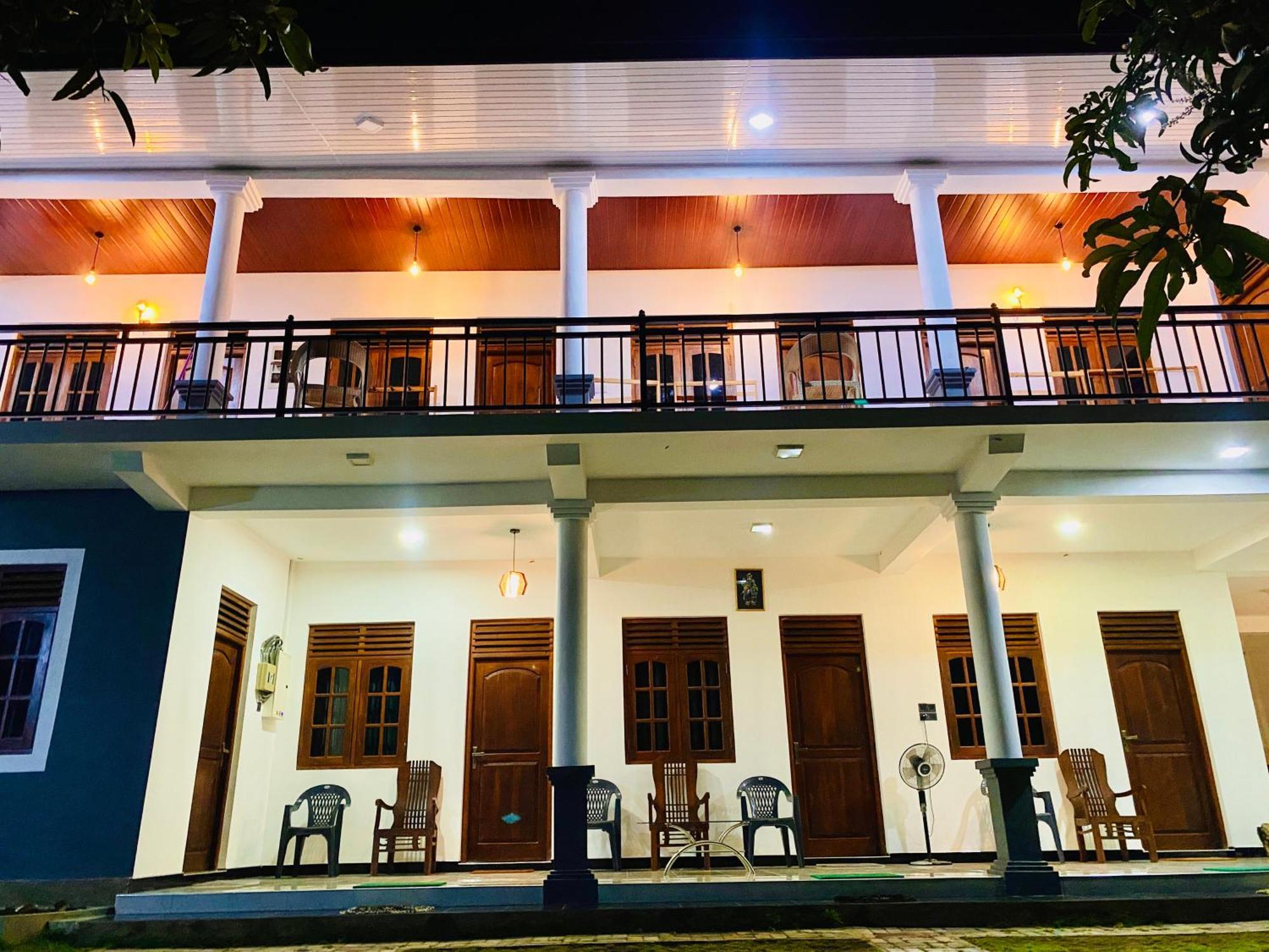 Geethani Tourist Home Полоннарува Екстер'єр фото