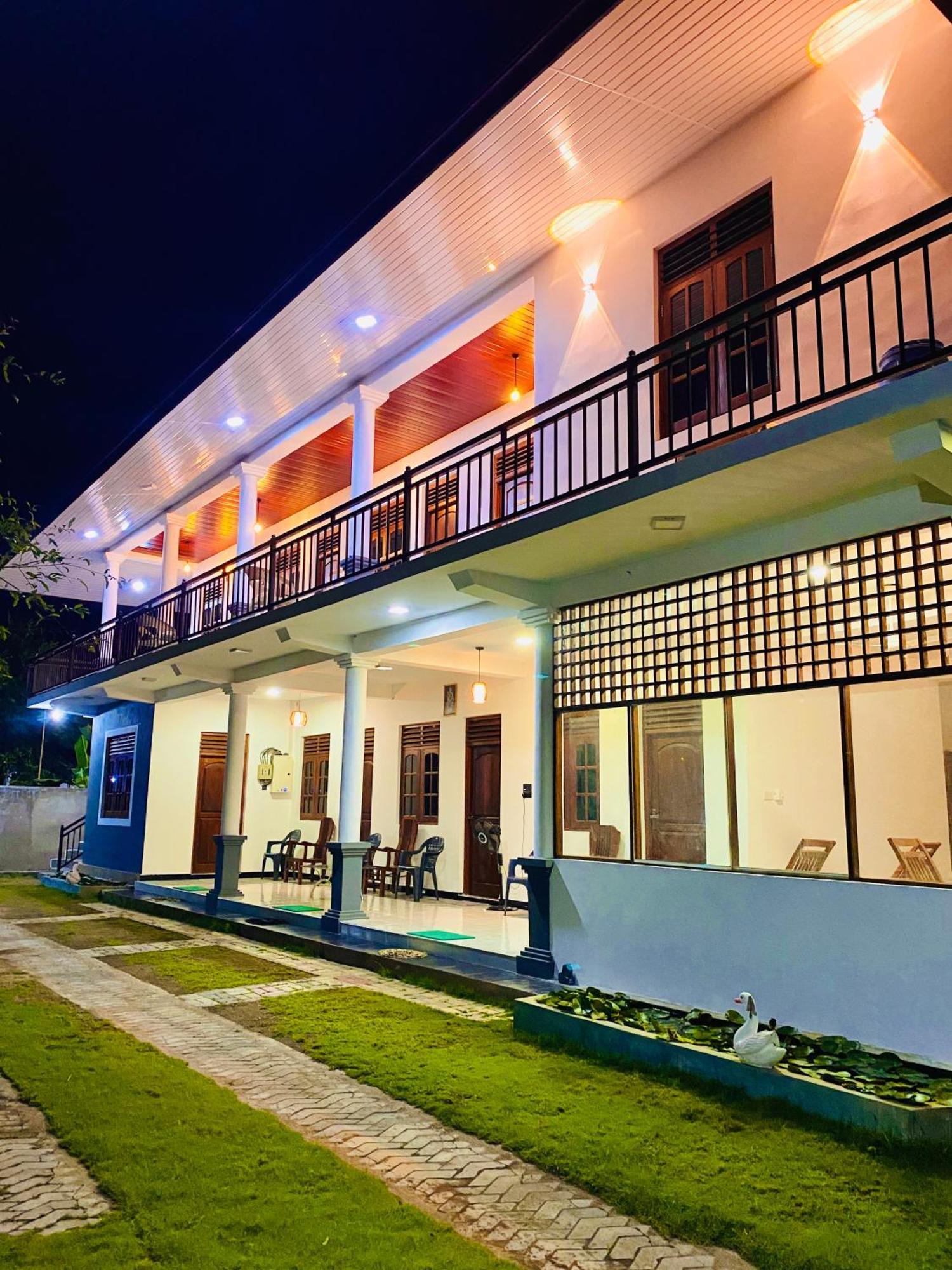 Geethani Tourist Home Полоннарува Екстер'єр фото